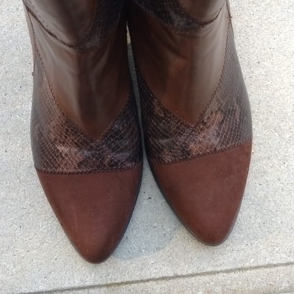 Liz Claiborne Cambridge  Block Heel Boots Sz 8, Cognac/Brown - Picture 2 of 12